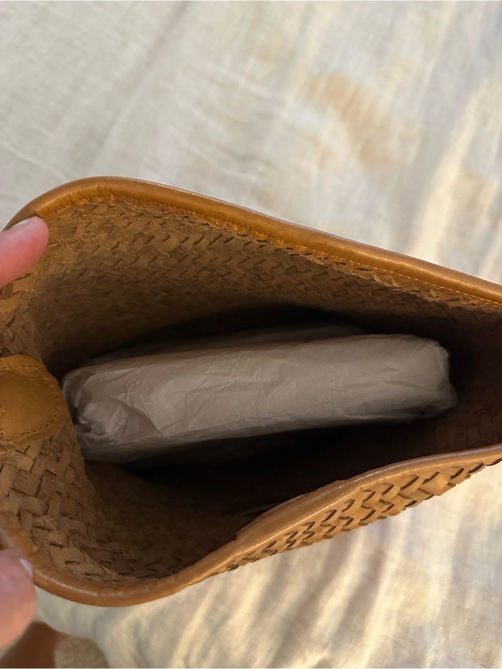 Madewell Signature Woven Shoulder Bag - Picture 3 of 5